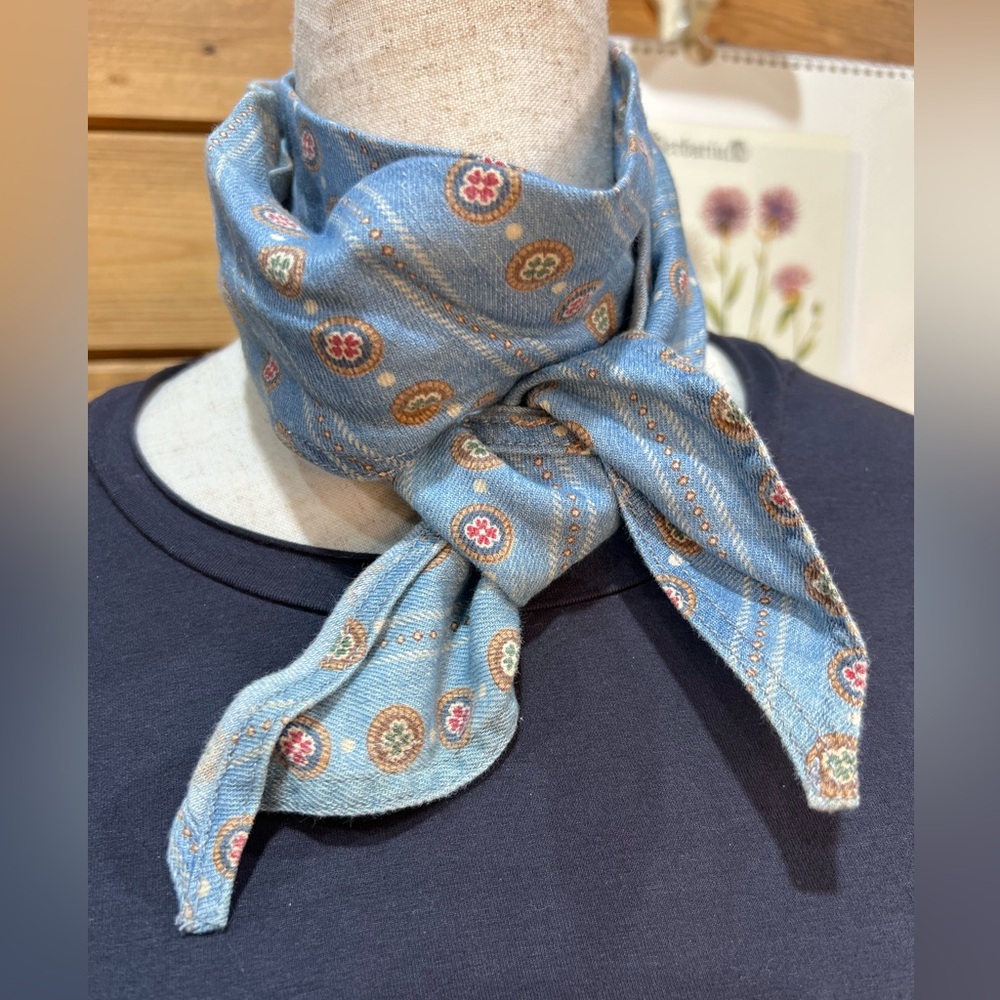 Vintage Liz Claiborne Western Bandeau Neck Scarf – 60” Long, Oblong Pointed Ends - Picture 2 of 7